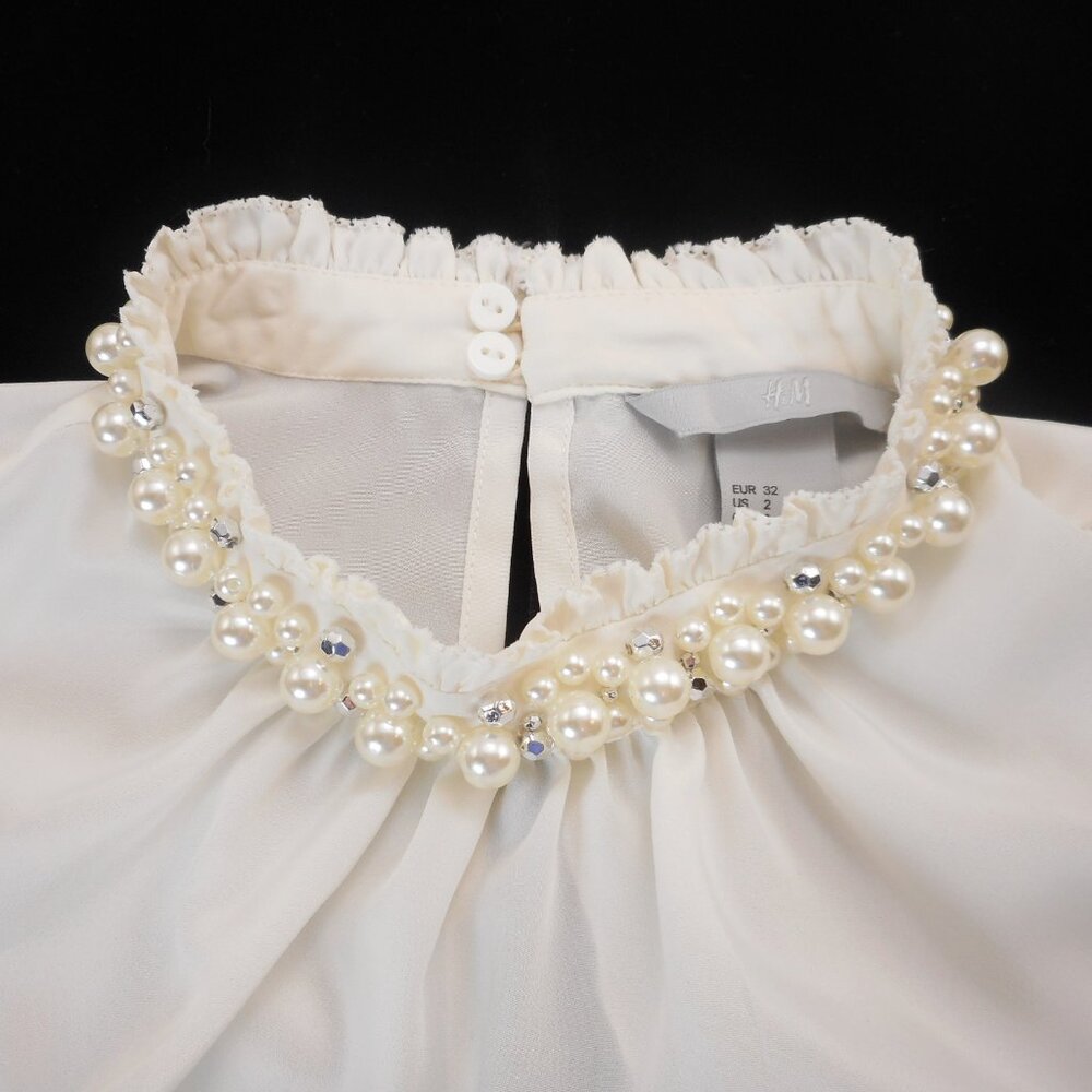 H&M Women's size 2 Faux Pearl Collar Sleeveless Top Semi-Sheer Ivory Blouse